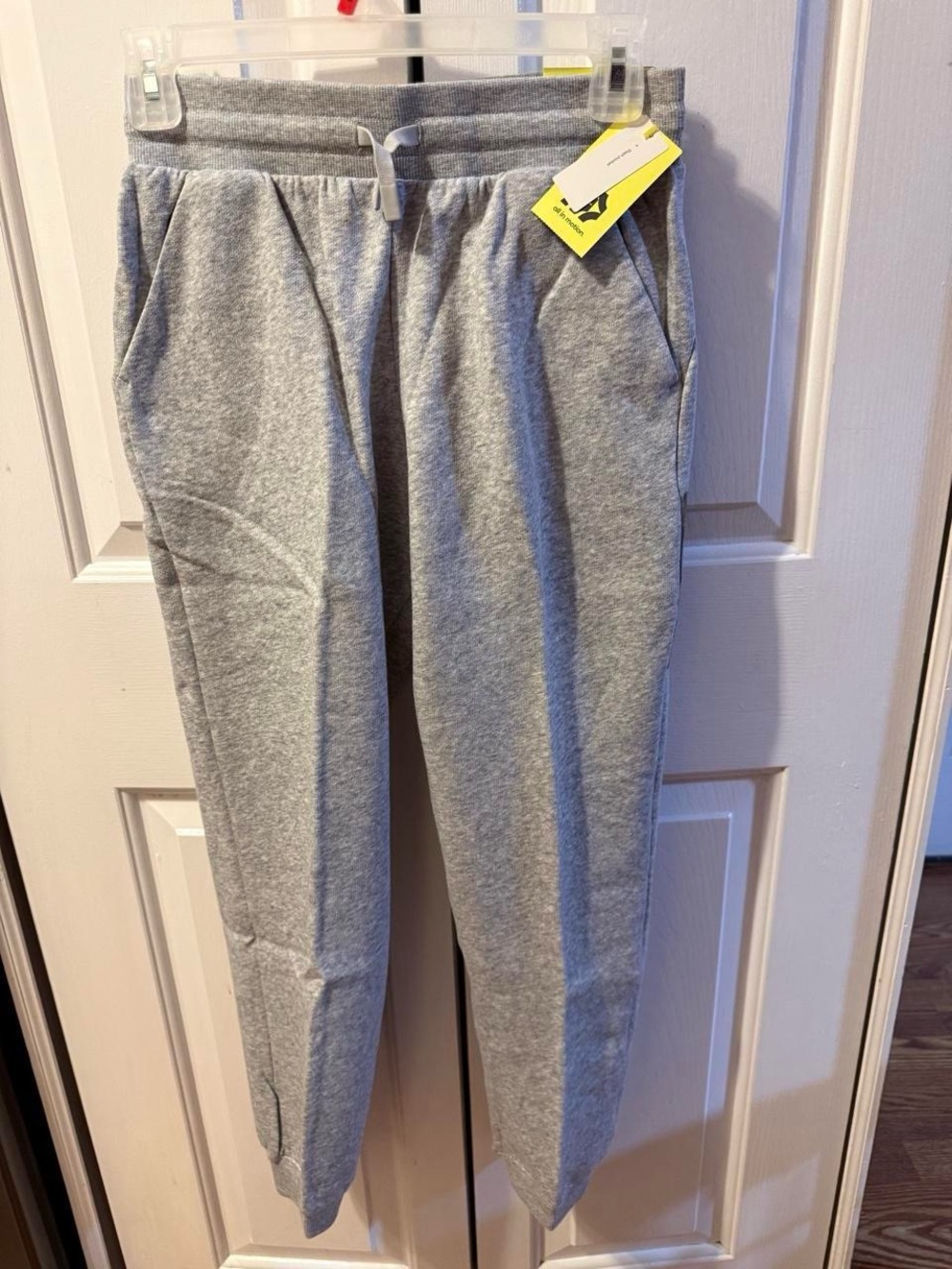 All In Motion Boys Large (10/12)
Mid-Rise with Pockets
Relaxed fit Fleece jogger